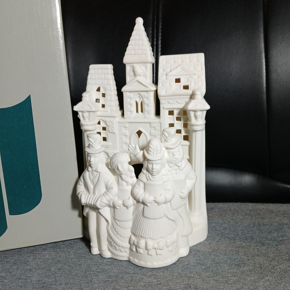 PartyLite porcelain Village Carolers Tea‎ Light P0204 In Box holiday decor White
